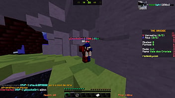 Comendo bem gostosinho minha prima no jogo quadrado