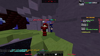 Comendo bem gostosinho minha prima no jogo quadrado