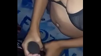 Vecina de culo perfecto se deja follar pequeña vagina joven amigo del padre