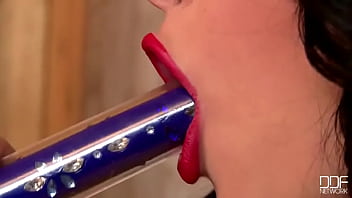 Give the santa lady a gooey present