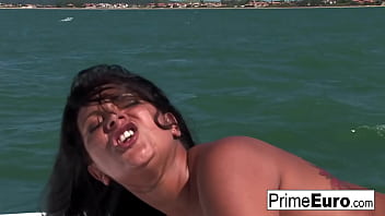 Hot babe has a hardcore threesome