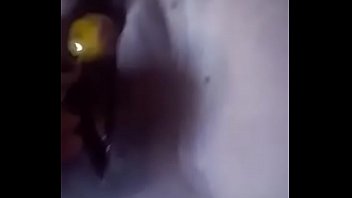 Venezolana masturbándose