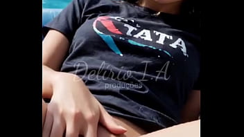 Quem tem uma toalha pra secar essas delícias