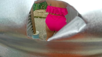 Sorprendente Grabación En Cabina De Playa De Mujer Latina De Trasero Prominente thumbnail