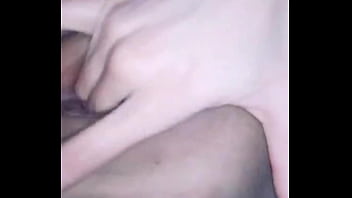 Mira la luna esto ya lo hiciste muchas veces y susurrando sigo pensando en tus abrazos