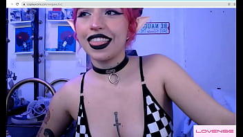 Sexy elf cums out to play