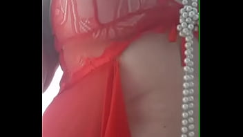 Sogra se exibindo como uma puta em lingerie transparente