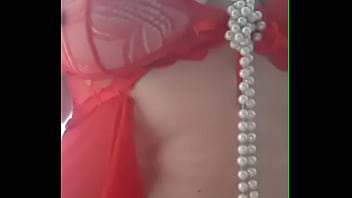 Sogra se exibindo como uma puta em lingerie transparente