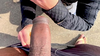 Mendiga deu o cu por dinheiro e cag0u no pau no pelo