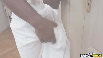 Lia lin lends a helping hand