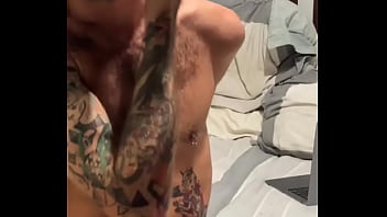 Fiquei 4 dias sem goza o resultado foi um tesão fora do comum e muito leite logo mais subindo o ví