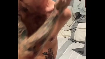 Fiquei 4 dias sem goza o resultado foi um tesão fora do comum e muito leite logo mais subindo o ví