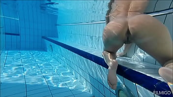 Arielarider ariela rider naked in the pool