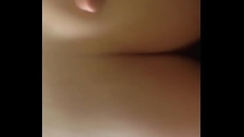 Amiga novinha sentando gostoso