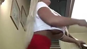 Bb gunns does a ball tingling strip tease