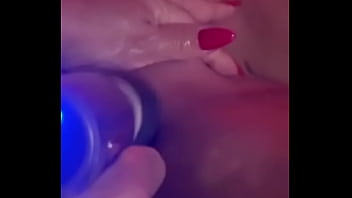 Virgem gozou sem piroca com massagem sexual