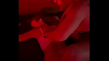 Virgem gozou sem piroca com massagem sexual