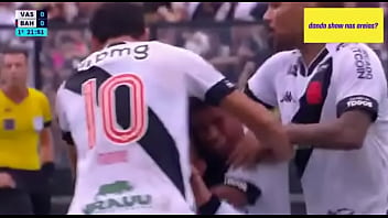 Pauzudo gozando em bahiana ate ela gemer e falar pra ele arrombar ela todinha