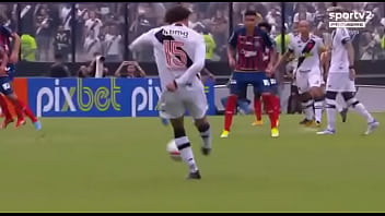 Pauzudo gozando em bahiana ate ela gemer e falar pra ele arrombar ela todinha