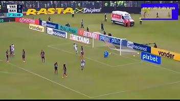 Pauzudo gozando em bahiana ate ela gemer e falar pra ele arrombar ela todinha Pauzudo gozando em bahiana ate ela gemer e falar pra ele arrombar ela todinha