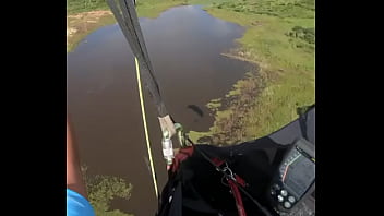 Pousando na parede com tesao