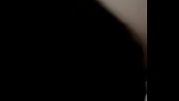 Interracial entre jovem e mulher madura baixa