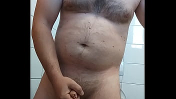 Imi Place Sa Ma Masturbez La Webcam Sa Imi Beau Pisatu Si Sperma thumbnail