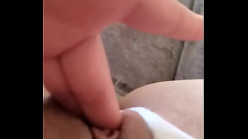 Me masturbo hasta que mi coño palpita