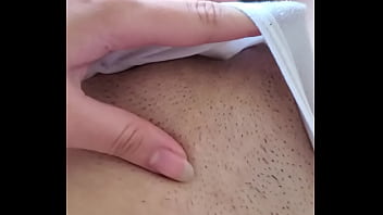 Me masturbo hasta que mi coño palpita