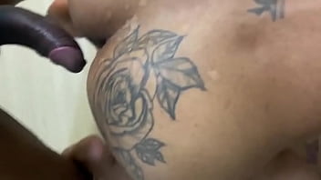 Olha o tamanho da piroca desse mlk completo no link