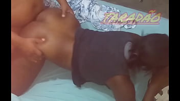 Pretinha safada do cu guloso