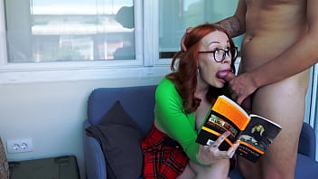 Stepsister was reading a book and didn't notice me fucking her