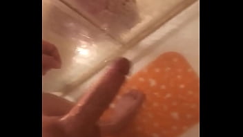 Spanish hanjob shower