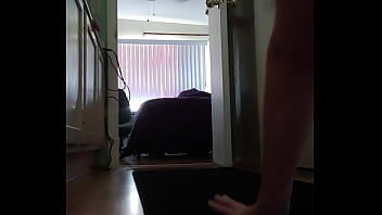 Beylit's ass bounces while she crawls on the floor