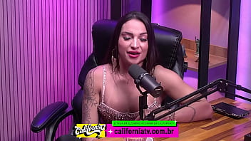 A monique não aguentou o entrevistado