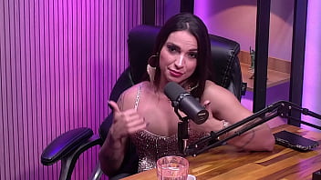 A monique não aguentou o entrevistado