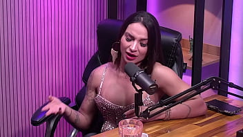 A monique não aguentou o entrevistado