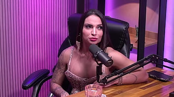 A monique não aguentou o entrevistado