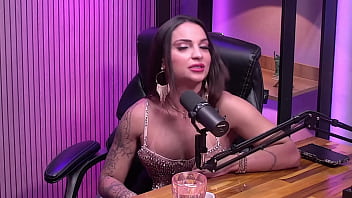 A monique não aguentou o entrevistado