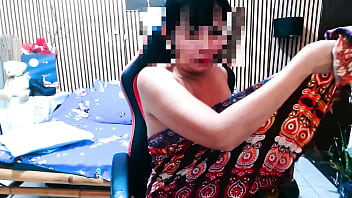 Sexy Private Striptease thumbnail