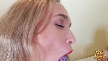 Briana’s stockings drive kira’s pussy to gushing orgasms