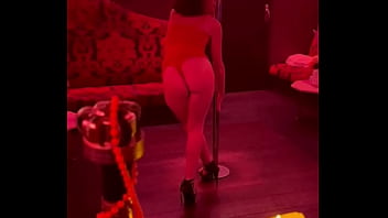 Alors tu viens me la donner aussi ma fessée