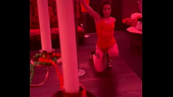 Alors tu viens me la donner aussi ma fessée