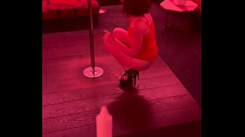 Alors tu viens me la donner aussi ma fessée