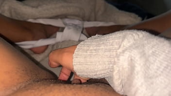 Batendo siririca antes de ir dar aula professora batendo siririca