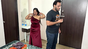 The tailor came to the house to deliver the cloth and had sex with madam