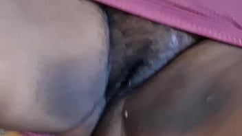 Olha a buceta peluda da crente