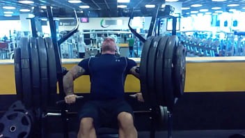 Working Out At The Gym thumbnail