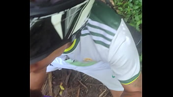 Cruising con el conductor follando en el bosque