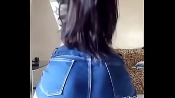 Latina big ass twerking in shorts